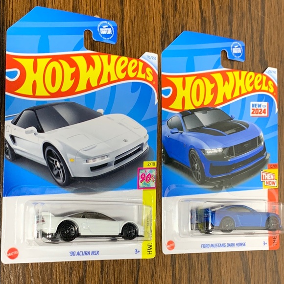 Hot Wheels 90 Acura NSX -Ford Mustang Dark Horse 2car lot - Picture 2 of 6